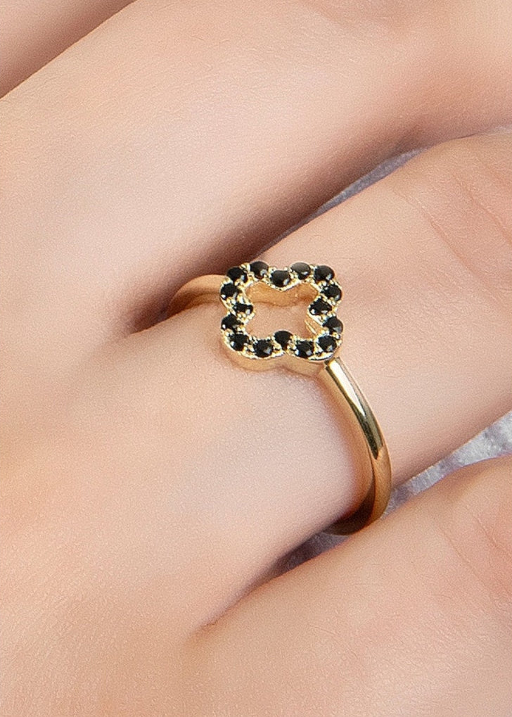 La Pelle Simulated Black Spinel Openwork Clover Ring