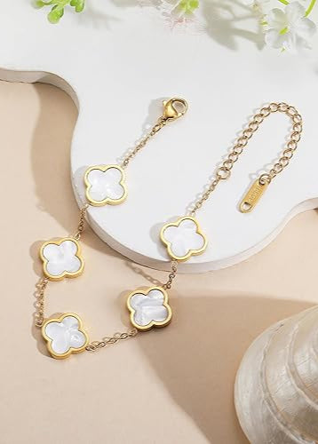 Julia Capri Classic White Clover Bracelet